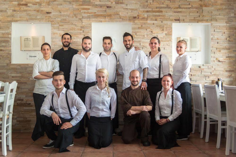 Hotel Omega Мьорс Екстериор снимка