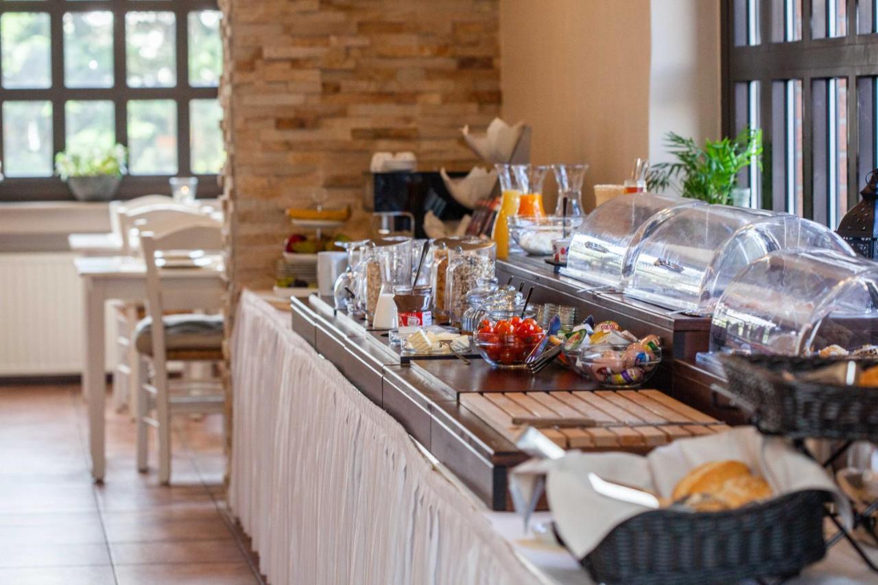 Hotel Omega Мьорс Екстериор снимка