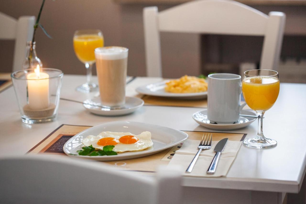 Hotel Omega Мьорс Екстериор снимка